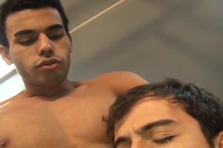 OxoTube Hunk Loves To Get Fucked By A Twink In The Gym VJav