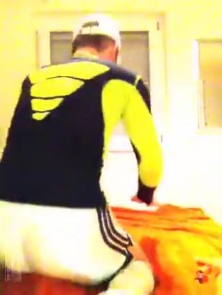 LatinaHDV Sportsboy jerking in shiny adidas with poppers, sox, sneax Webcams