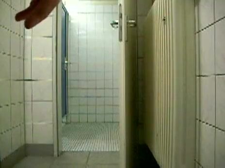 Pornstar serviced in a public restroom Peludo