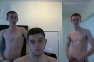 Pussylick Young Trio On Webcam Bus