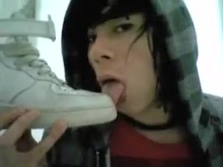 Ejaculation Emo Boy Cums On Sneakers SpicyBigButt