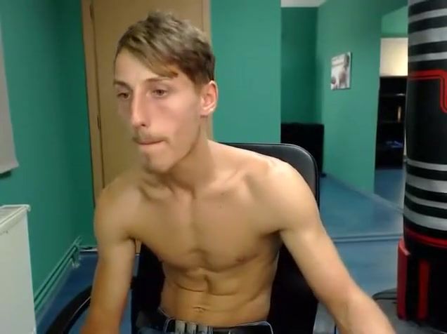 FapSet Gorgeous Lean Muscular Twink shows off his Biceps Wanking