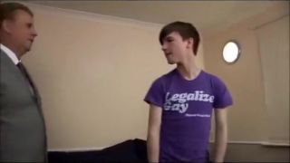 Best Blow Job Twink is offered to an oldman Love Making