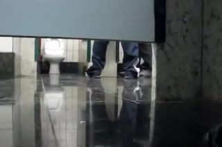 VideosZ Men Caught in Restroom Closeup