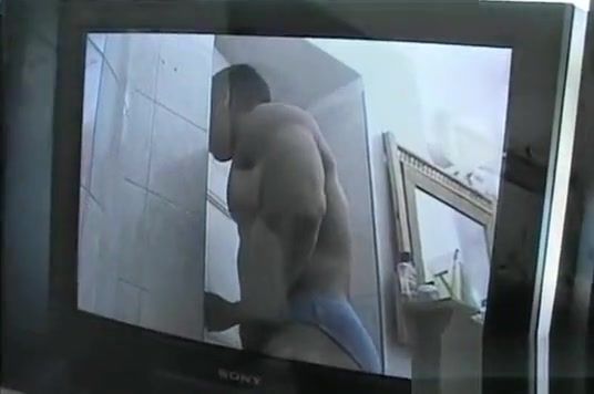 Babe Fernando Nielsen solo JO in the shower TrannySmuts - 1