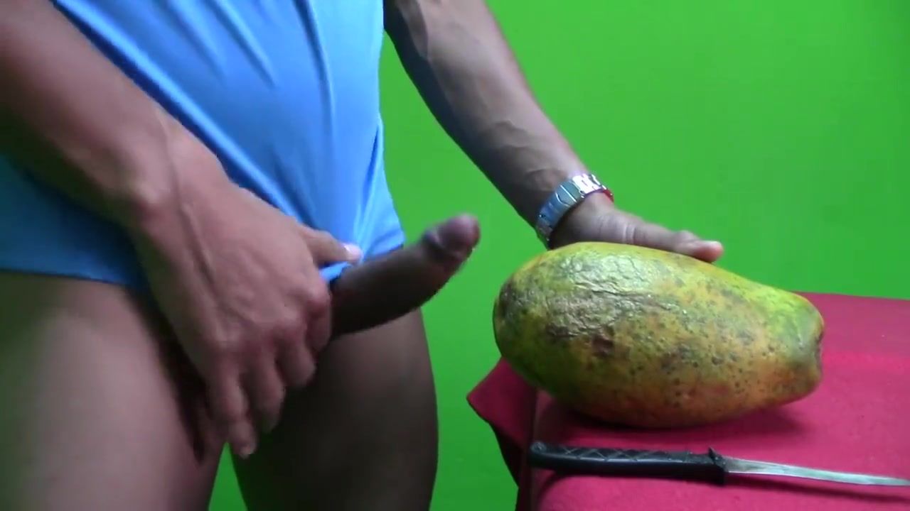 Special Locations ¡¡Se FOLLA una Papaya hasta CORRERSE DENTRO DE ELLA!!! Gay Shaved