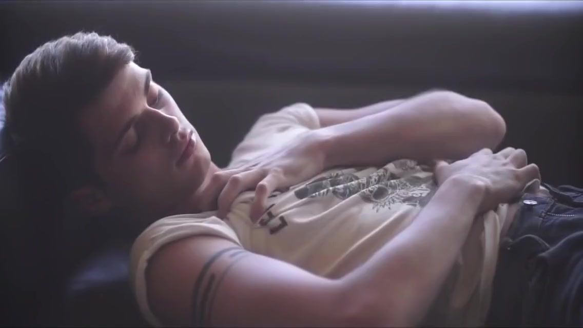 Gay 3some Sculptered Teen Jacks Off Granny - 1