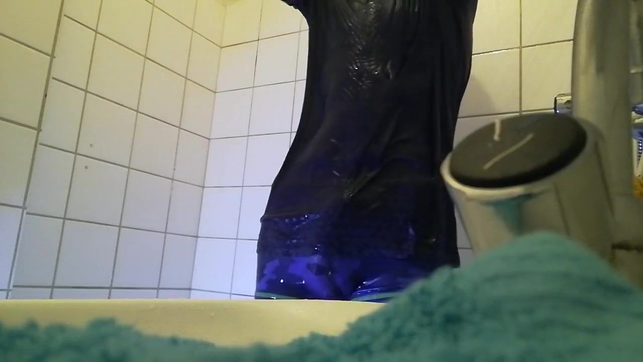 Escort Shower Wank With Cum Load In The Sink Roundass