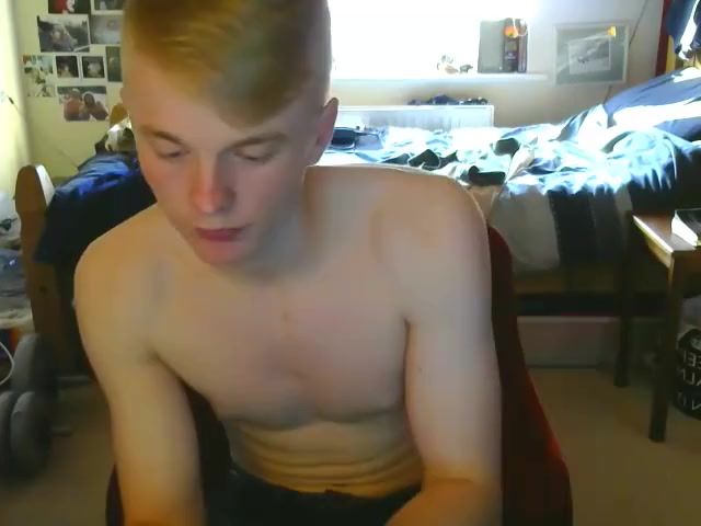 Safadinha Smooth Twink With Hungry Looking Hole English