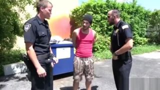 EroticBeauties Marco Lorenzo gets fucked by 2 policemen Peituda