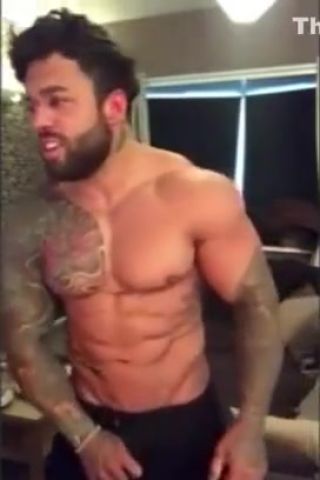 Jacking long cock bodybuilder shows off BigAndReady