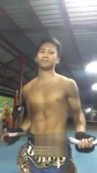 Dick Suckers thai boxer [2] Women Sucking Dicks
