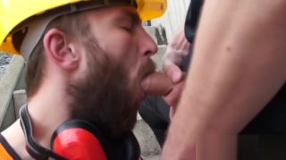 Tight Cunt Bearded cock sucker orally services a big one for cash Lovoo