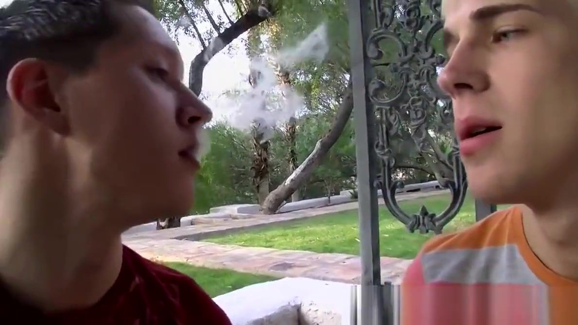 Hermosa Ryan Connors and Patrick Kennedy smoking with anal time 3some - 1