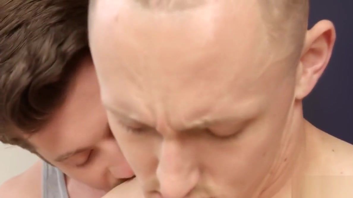 Pee Bald guy enjoys gay anal fuck Bubble Butt