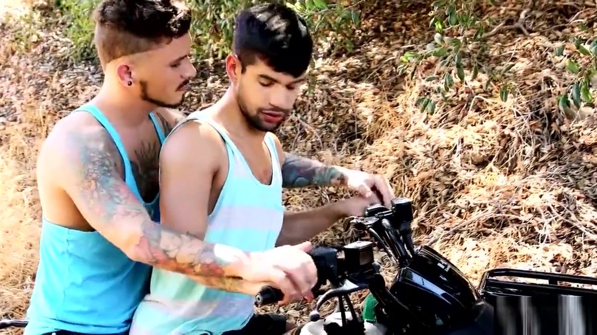 Cam4 Gay anal on the quad - Seth Knight, Ty Mitchell TheDollWarehouse