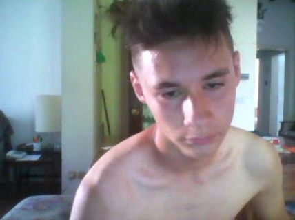 Chacal Italian Webcamboy Shows Body Slave