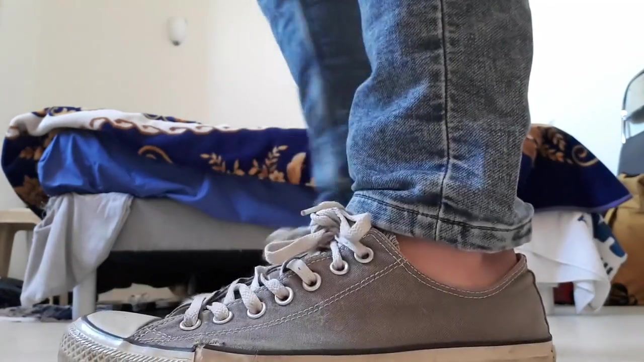 Teenager Boy Barefeet In Dirty Sneakers iFapDaily - 1