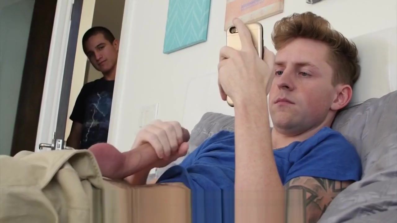 Realsex GayRoom - College Buds Josh Hunter & Seth Alexander Fuck iChan - 2