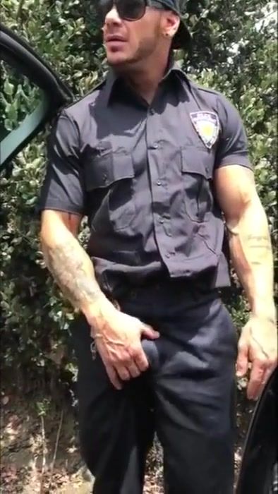 Free Hardcore Porn Officer Marco Camdolls - 1