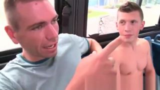 Teensex Gay amateur deepthroats a cock in public Hunks