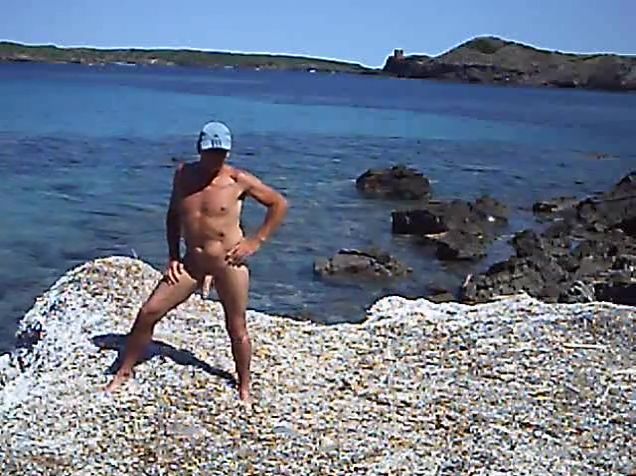 Rebolando I love my walks to the beach naked of course Free Rough Porn