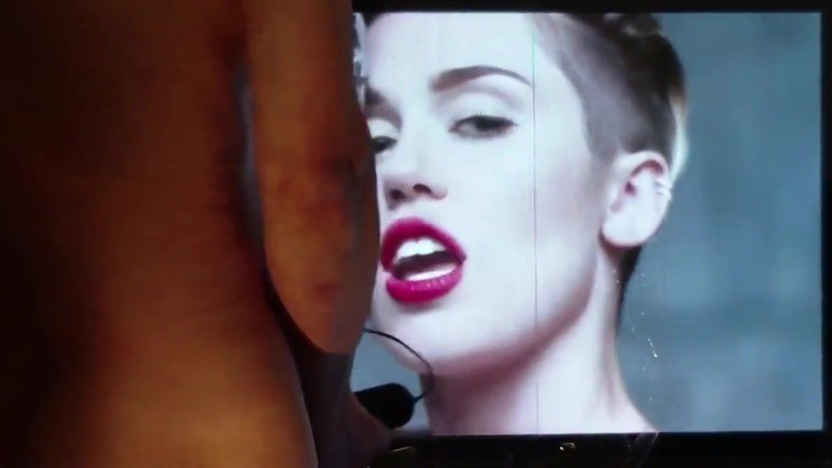 Bhabhi Flashlight on Miley Cyrus -2 Cam - 2 Wrecking Balls shock Gay Cash - 1