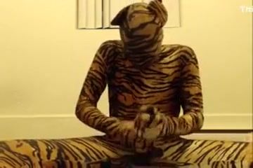 Spit Tiger boy cumming hard Sexcams