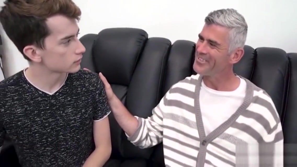 Webcamsex Dad- Sons Lets Feast On Eachother Curves - 1