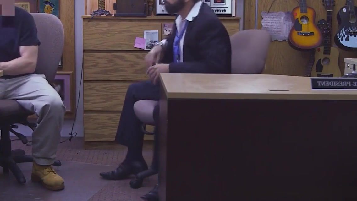 Gay Cumjerkingoff Amateur pawnee gay gets a cumshot Interracial