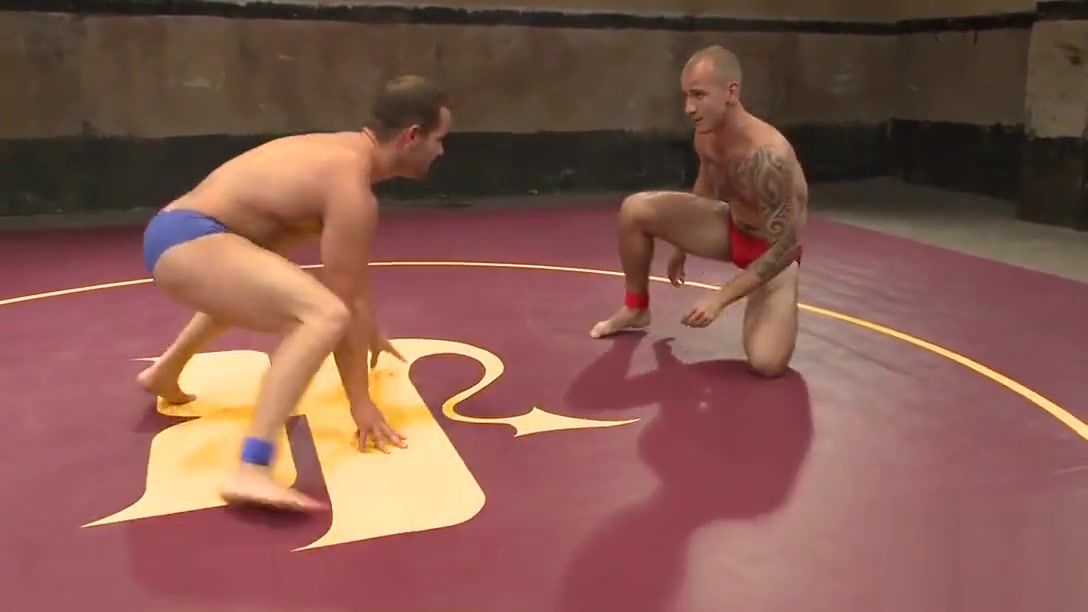 MyEx Inked wrestler pins down his muscly opponent LetItBit