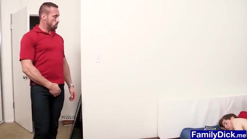 Nutaku Old Myles Landon Pulls Out His Stepdaddy Dick And Fucks Stepson HBrowse